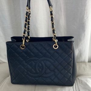 CHANEL Caviar Grand Shopping Tote GST Black